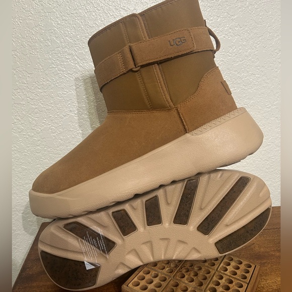 UGG CLASSIC S CHESTNUT BOOTS - MEN'S - Picture 2 of 4